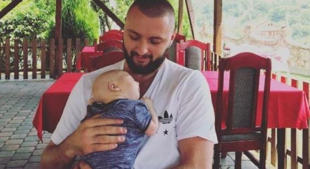 Ja pse Majkut nuk i bëhet më të dalë me shokët (VIDEO)