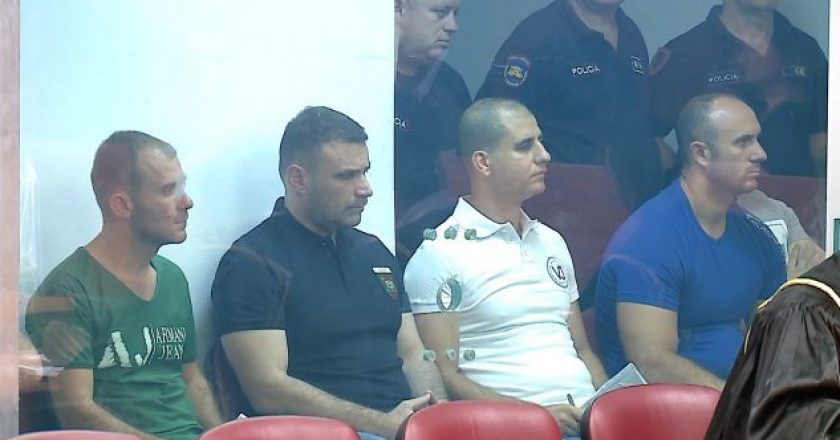 Mungesa e dy gjyqtarëve shtyn seancën kundër Shullazit