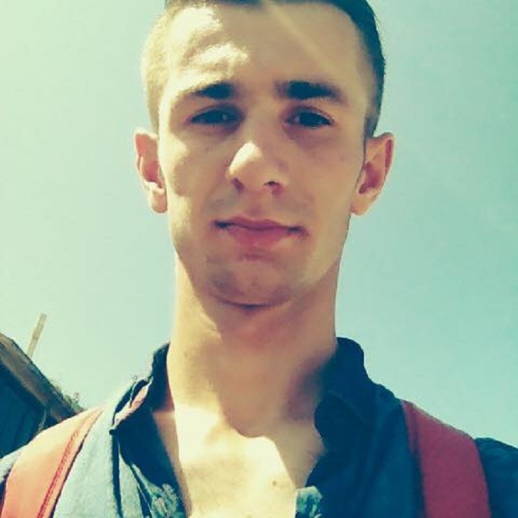 Nëna zbulon 1200 sms për 3 ditë: Si e nxiti e dashura djalin drejt vetëvrasjes