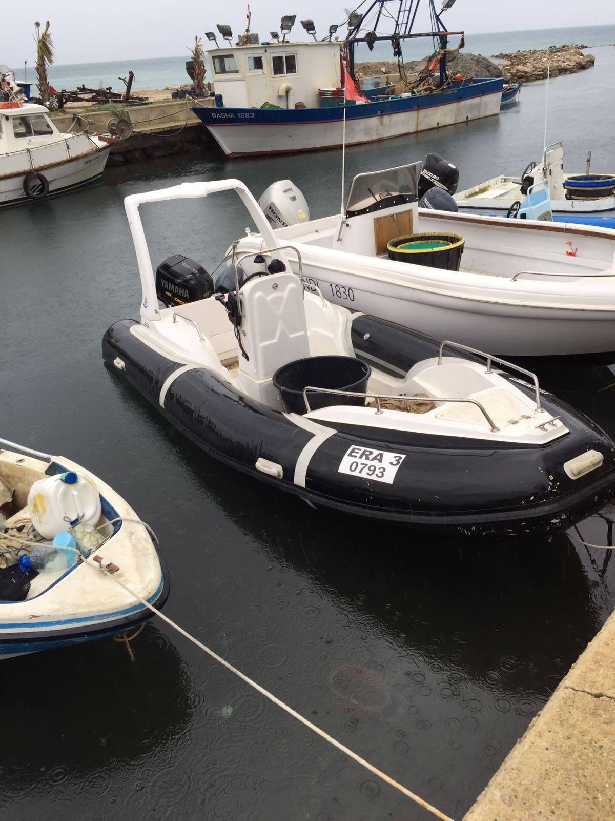 Policia sekuestron një gomone, nis hetimin ndaj 26-vjeçarit