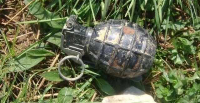 Durrës, hidhet granatë në oborrin e një shtëpie