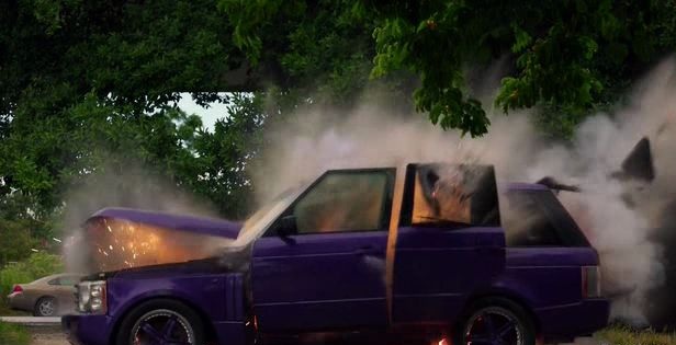 Digjet plotësisht “Range Rover”-i në ecje, plagoset pronari