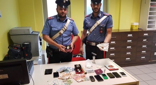 Arrestohen dy të rinj shqiptarë, kapen me drogë