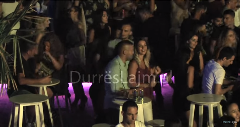 Çfarë ndodh në pubet verore të Durrësit? (FOTO & VIDEO)