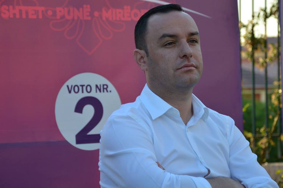 Basha e etiketoi “shërbëtor i Shullazit”, vjen reagimi i deputetit Jurgis Çyrbja