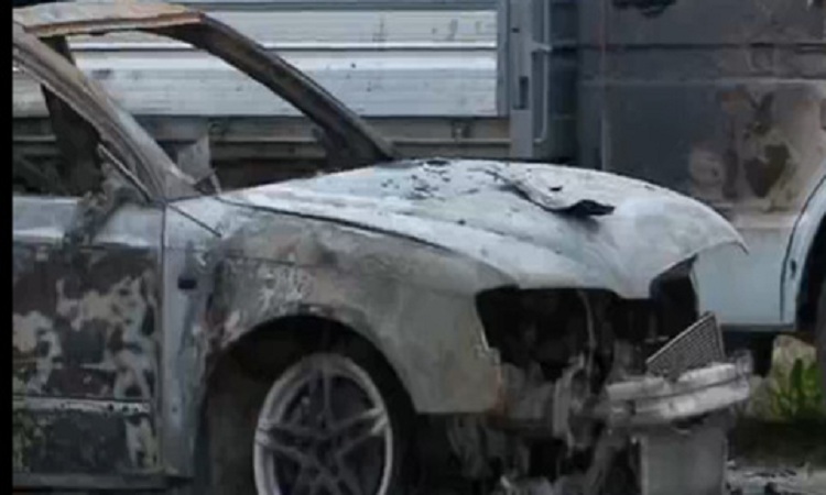 Durrës, digjet një “Benz” pranë banesës së pronarit