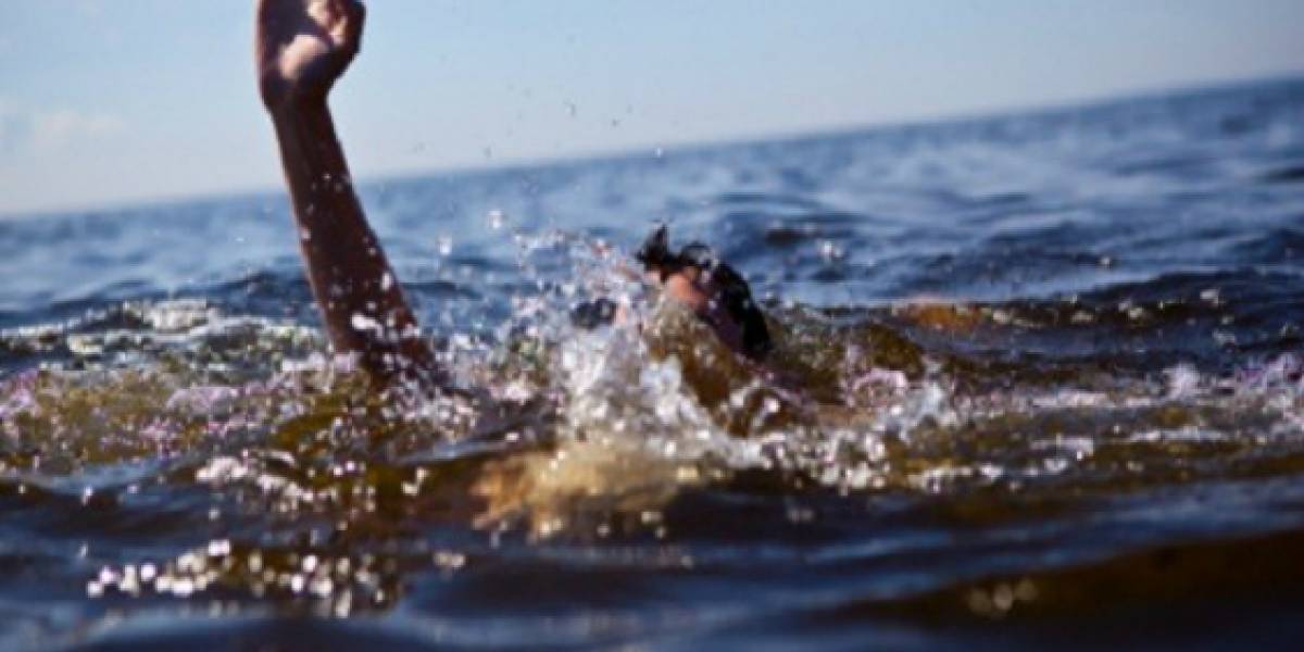 22 këshilla për t’i shpëtuar mbytjes në det