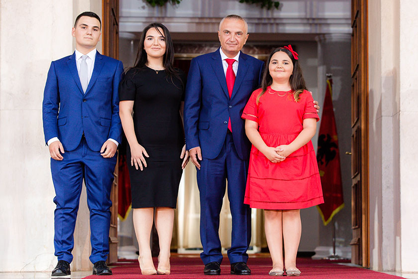 Mbretëresha e Anglisë uron Presidentin Ilir Meta