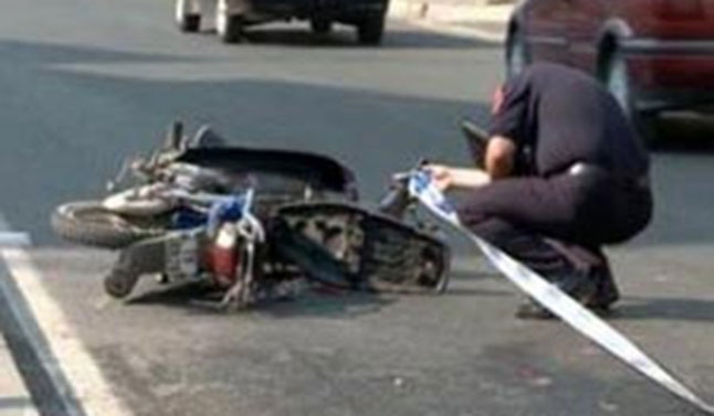 32-vjeçari humb kontrollin e motorit, përplaset dhe vdes