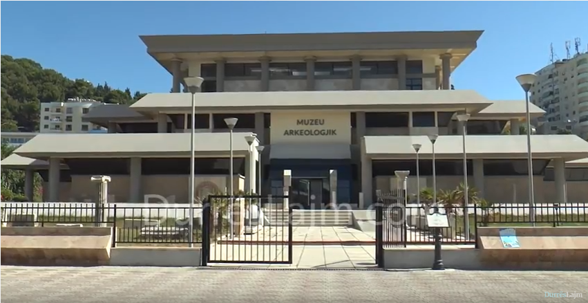 Muzeu Arkeologjik &#8216;pasaporta&#8217; e Durrësit, rritet interesi i vizitorëve të huaj (VIDEO)