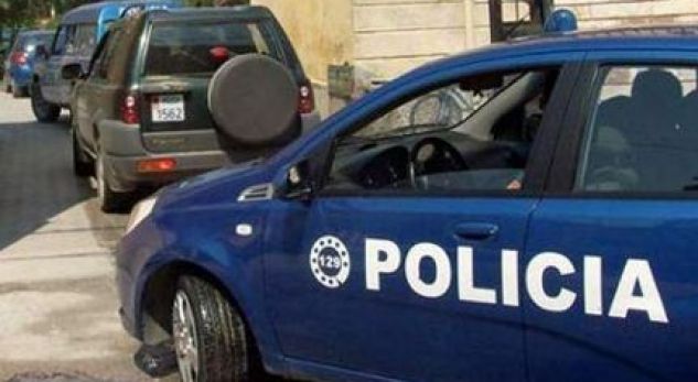 Një burrë i jep fund jetës me fotoksinë