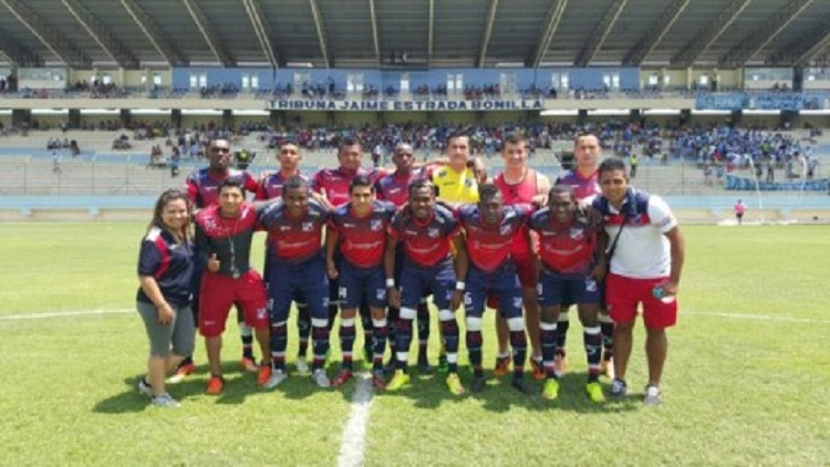 Botë e çuditshme / Presidenti “pushon nga puna” gjithë ekipin