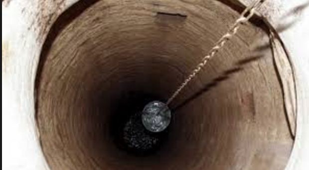 Bie në pus minatori, plagoset rëndë