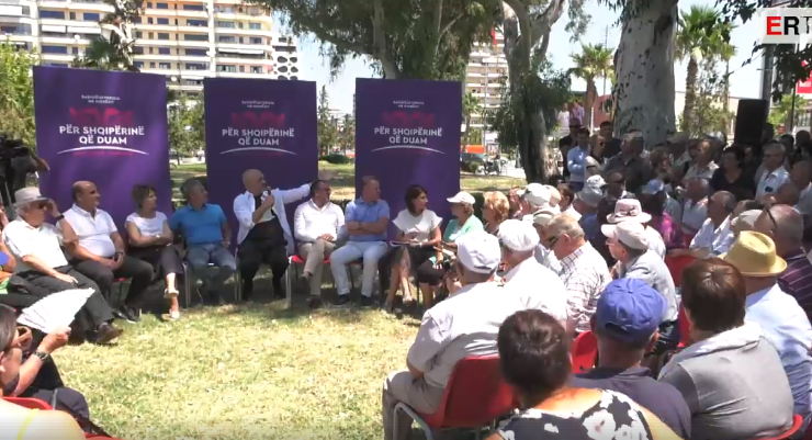 Qytetarët në Vlorë acarojnë Ramën: Nuk e kuptoj si jeni kështu