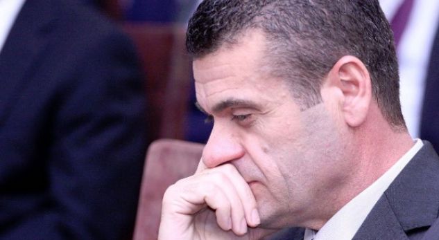 Patozi akuzon rëndë Bashën