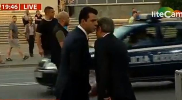 Çfarë i “pëshpëriti” në vesh Basha – Berishës para largimit nga presidenca