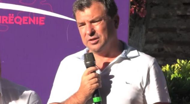 Falenderimi i veçantë i Dakos për banorët e 3 lagjeve kryesore të Durrësit (VIDEO)