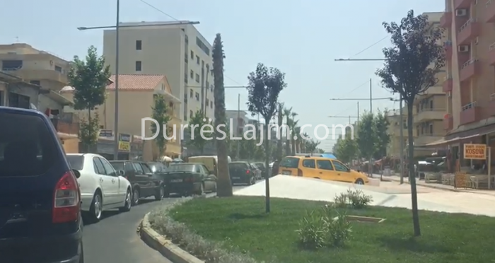 Trafik i rënduar/ Mbaruan zgjedhjet, të gjithë në Plazhin e Durrësit (VIDEO)
