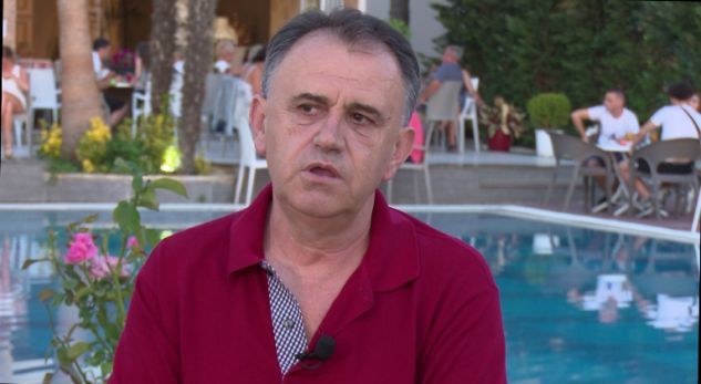 Kryetari i Shoqatës së Turizmit gjen ‘fajtorët’ për bllokimin e kosovarëve në Durrës