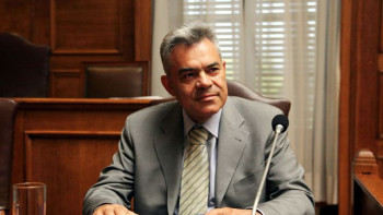 Ish-ministri grek dënohet për pastrim parash në aferën “Siemens”