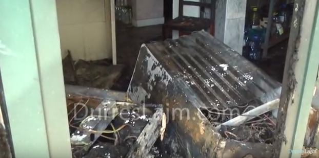 Ja si ka mbetur lokali ku ra zjarri në Durrës (VIDEO)