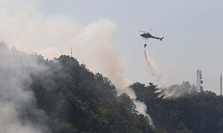 7 vatra zjarri në vend, dy avionë grekë në operacionin në Llogara