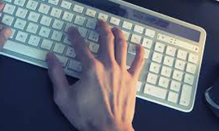 I varur nga interneti, vdes i adoleshenti, prindërit kërkojnë hetim për ngjarjen