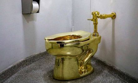 Një tualet prej floriri, por…