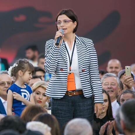 Fatbadha Kadiu: Kush është “Ai”?