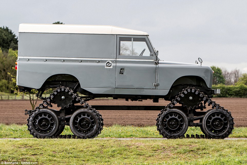 Land Roveri i rrallë në formë tanku del në ankand, ja sa do të kushtojë (FOTO)