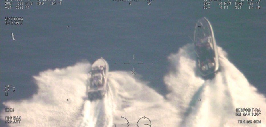 Ndjekje në det trafikantëve nga policia e 3 shteteve, rrethohet skafi me drogë