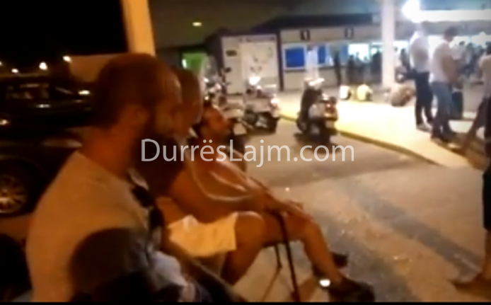 Radhë e fluks emigrantësh në Bari, kamionët mbeten të bllokuar në Itali (VIDEO)