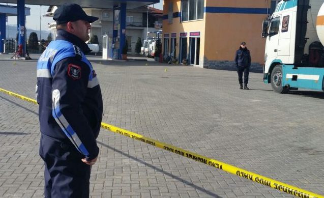 Grabitet me armë karburanti në Maminas