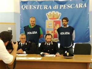 EMRAT/ Policia italiane arreston 3 shqiptarë, mes tyre edhe një vajzë (FOTO)