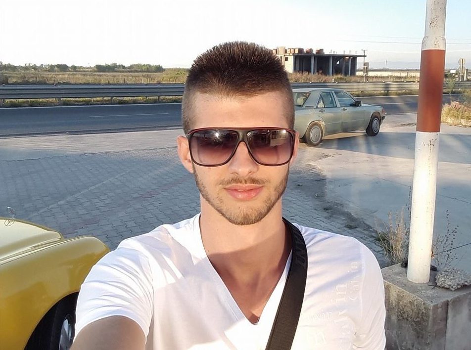 Vrasja me thikë për një karikues, 22-vjeçari djali i rekordmenit të njohur shqiptar