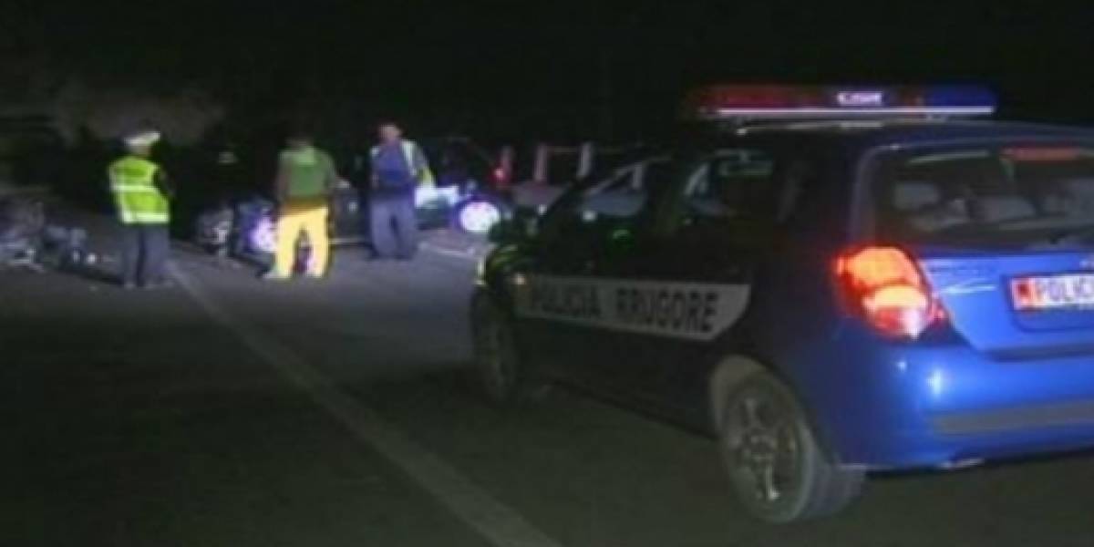 17-vjeçari i përplasi në qendër të Durrësit, i ati shkon dhe i rreh nënën