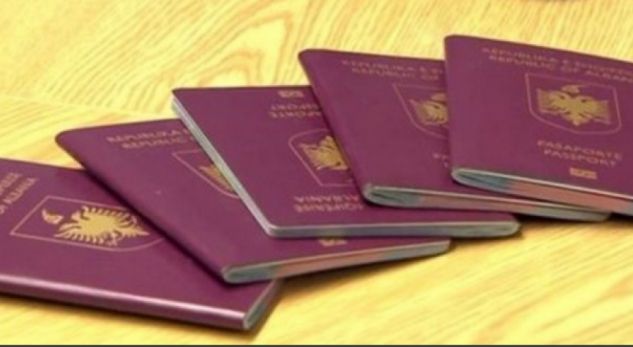 Pse nuk duhet të qeshni në foton e pasaportës?