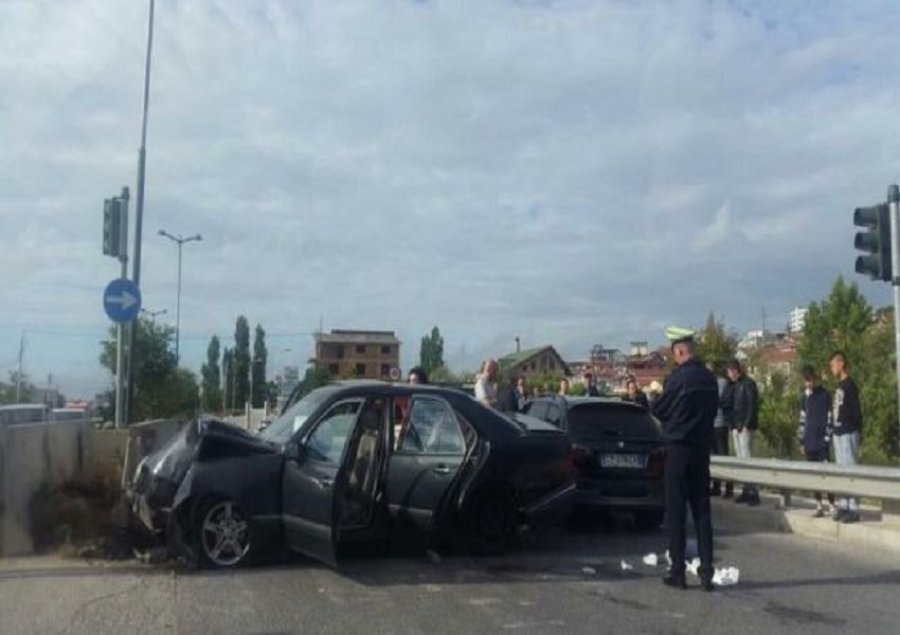 Shkaktoi aksident me 5 të plagosur dhe u largua nga vendngjarja, arrestohet