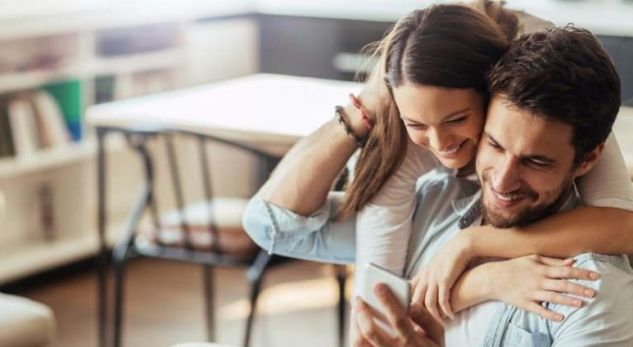 Ja çfarë bëjnë çiftet e lumtura përpara se të flenë