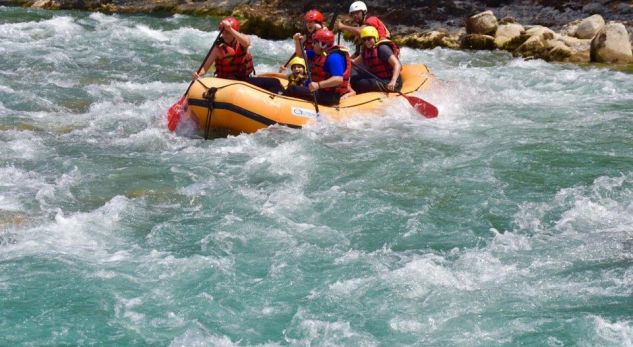 Ish-deputeti zbulon pasionin për sportet ekstreme (FOTO)