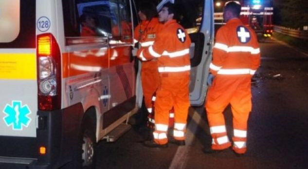 EMRI/ Futbollisti shqiptar tapë në timon bën për spital 3 persona, arrestohet (FOTO)