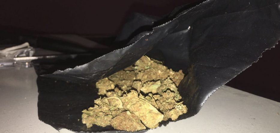 Striptizëm e drogë në lokal, pranga adoleshenteve dhe 31-vjeçarit