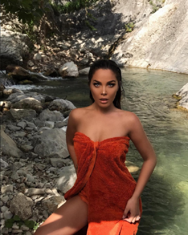 Franceska Jaçe nuk flet për lidhjen, por kapet ‘mat’ me biznesmenin (FOTO)