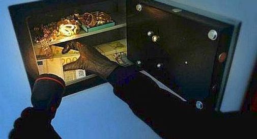 Hajdutët bastisin firmën dhe dyqanin në Durrës