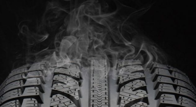 A e dini pse gomat janë të zeza?