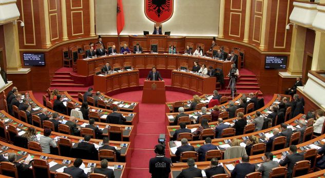 Fëmijët që ndoqën rrugën e baballarëve /Ja lista e deputetëve shqiptarë