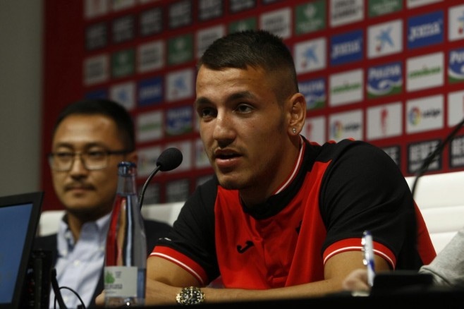 Manaj prezantohet te Granada: I lumtur për transferimin