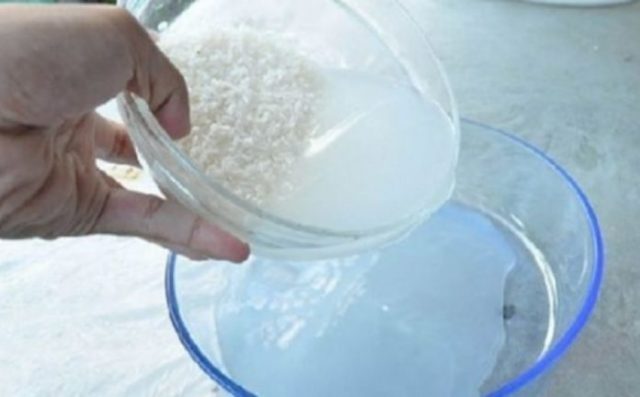 Maska me ujë orizi që “zhduk” vitet në fytyrën tuaj