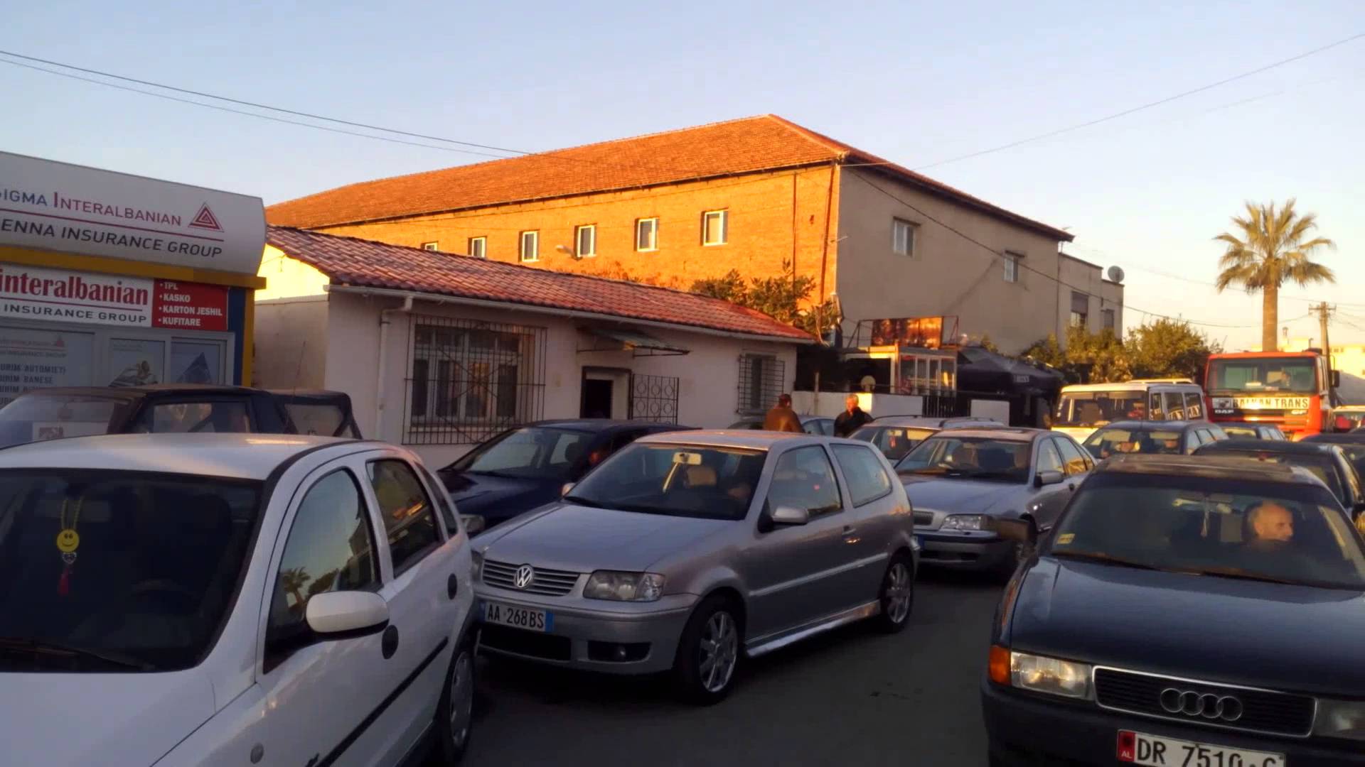 Durrës, dërgon mjetin për kolaudim, por ja çfarë i bëjnë (FOTO & VIDEO)