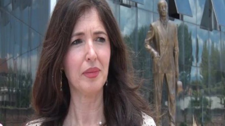 U ankua se nuk e akomoduan në hotel me 5 yje, ja si i përgjigjet zyrtari i Kosovës ministres Karabina